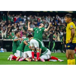 Iranilaiset pelaajat kiittivät Meksikon kansalaisia heidän hyväksynnästään ja kunnioituksestaan Iranilaiset pelaajat kiittivät Meksikon kansalaisia heidän hyväksynnästään ja kunnioituksestaan